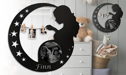 gallery-wall-decoration-metal-with-ultrasound-and-custom-photos-expecting-mom-2
