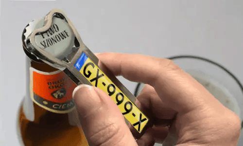 Otvírák na láhve - magnet na lednici