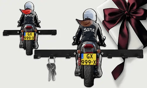 Personalised keyholder-wall for your best friend with his/her name and licence plate