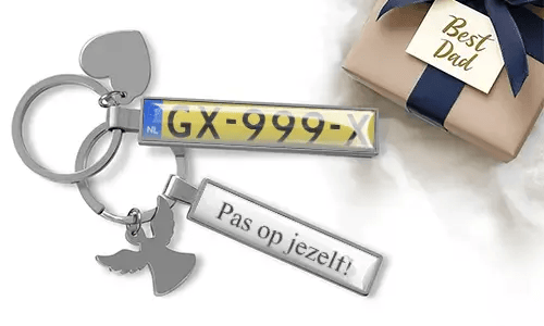 Personalizowany breloczek do kluczy z tablicą rejestracyjną dla taty