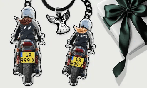 Personalisierter Motorrad-Schlüsselanhänger mit Name und Kennzeichen – Geschenk für deine Freundin
