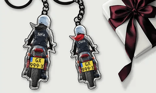 Gepersonaliseerde motorsleutelhanger met naam en kenteken – cadeau voor je moeder