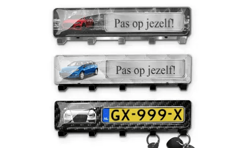 Keyholder-wall with car silhouette and licence plate for a car lover