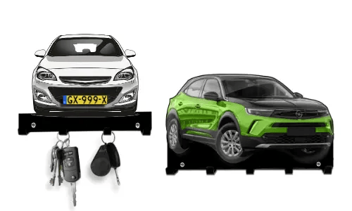 Zwei schlüsselförmige Halter in Autoform: roter Sedan und grün-schwarzer SUV, beide mit Haken für Schlüssel