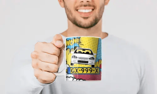 2 auto comic in the men's hand