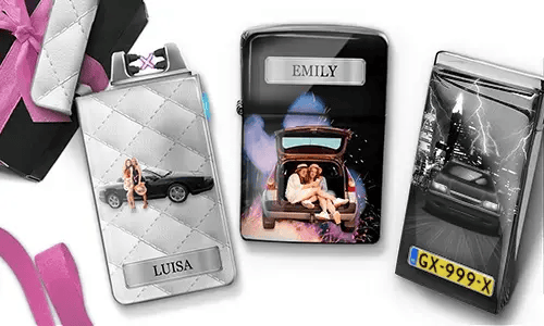 Drei personalisierte Feuerzeuge mit Auto-Motiven und den Namen „Luisa“ und „Emily“ sowie rosa Akzenten. Die Verpackung verleiht eine festliche Stimmung.