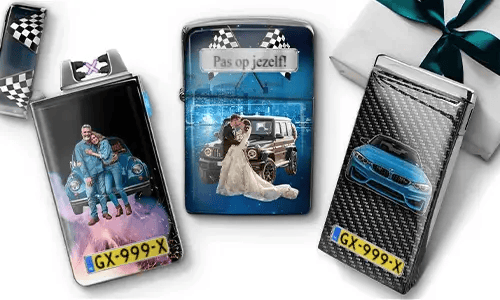 Drei individuelle Feuerzeuge mit Motiven von Autos und Paaren. Links ein tanzendes Paar, in der Mitte ein Hochzeitsmotiv mit Auto, rechts ein sportliches Auto. Daneben befindet sich eine Geschenkbox.