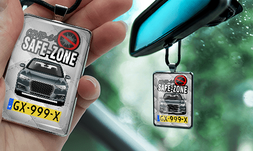 Auto-Safezone-Anhänger mit Weiß Leder Hintergrund nd Lederkette im Wagen Safezone-Anhänger