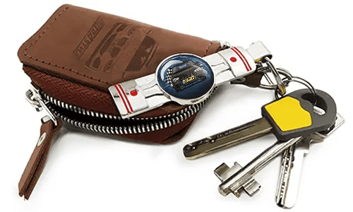 Autoschlüsselanhänger mit den Schlüsseln und Schlüsselhülle bedruckter schlüsselanhänger