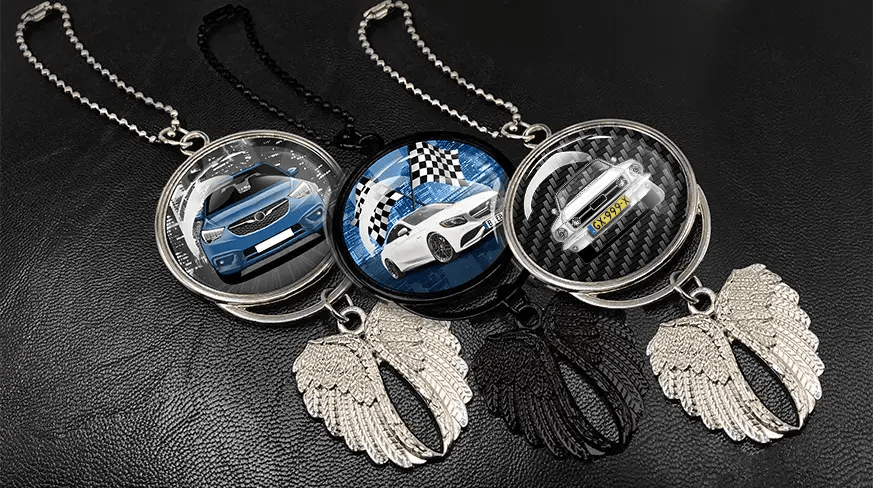 head-mirror-chain-angel-wings-1